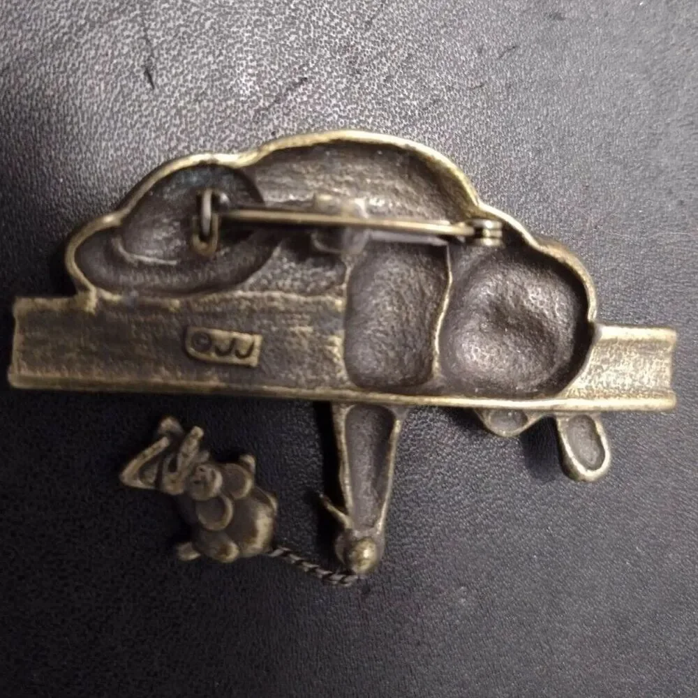 Jonette Jewelry dangling pin